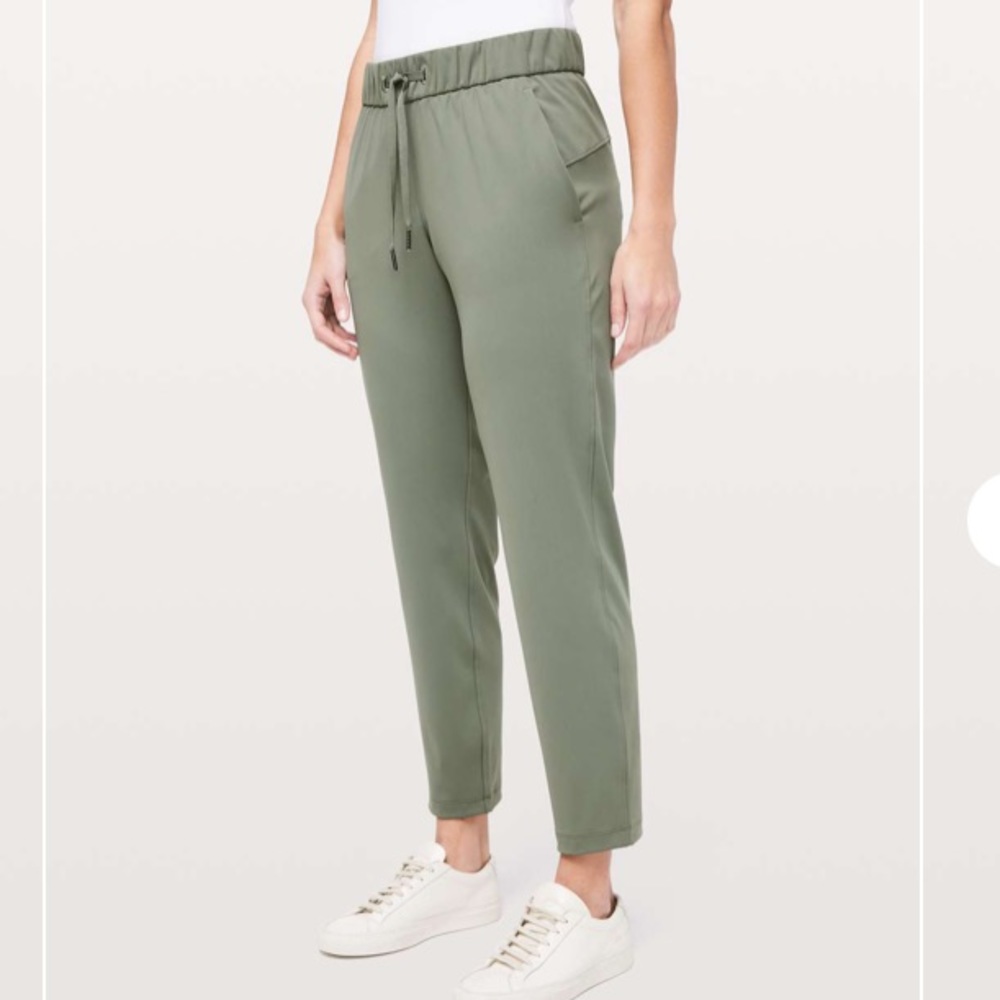 Lululemon On The Fly Pant (27”) - Sage Green - Size 6